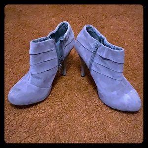 Bamboo Grey Suede Pumps 8.5